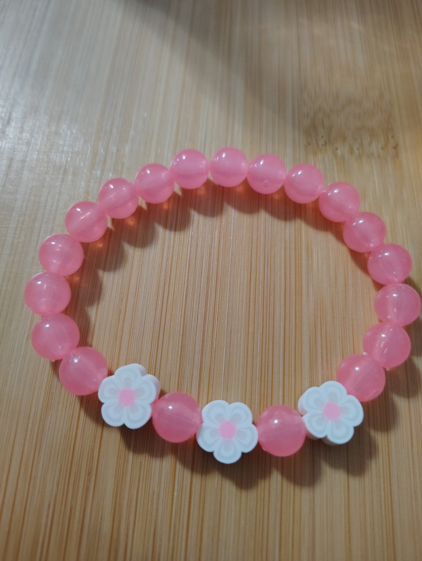 Cute Beachy Flowers Pink and White Beaded Bracelet