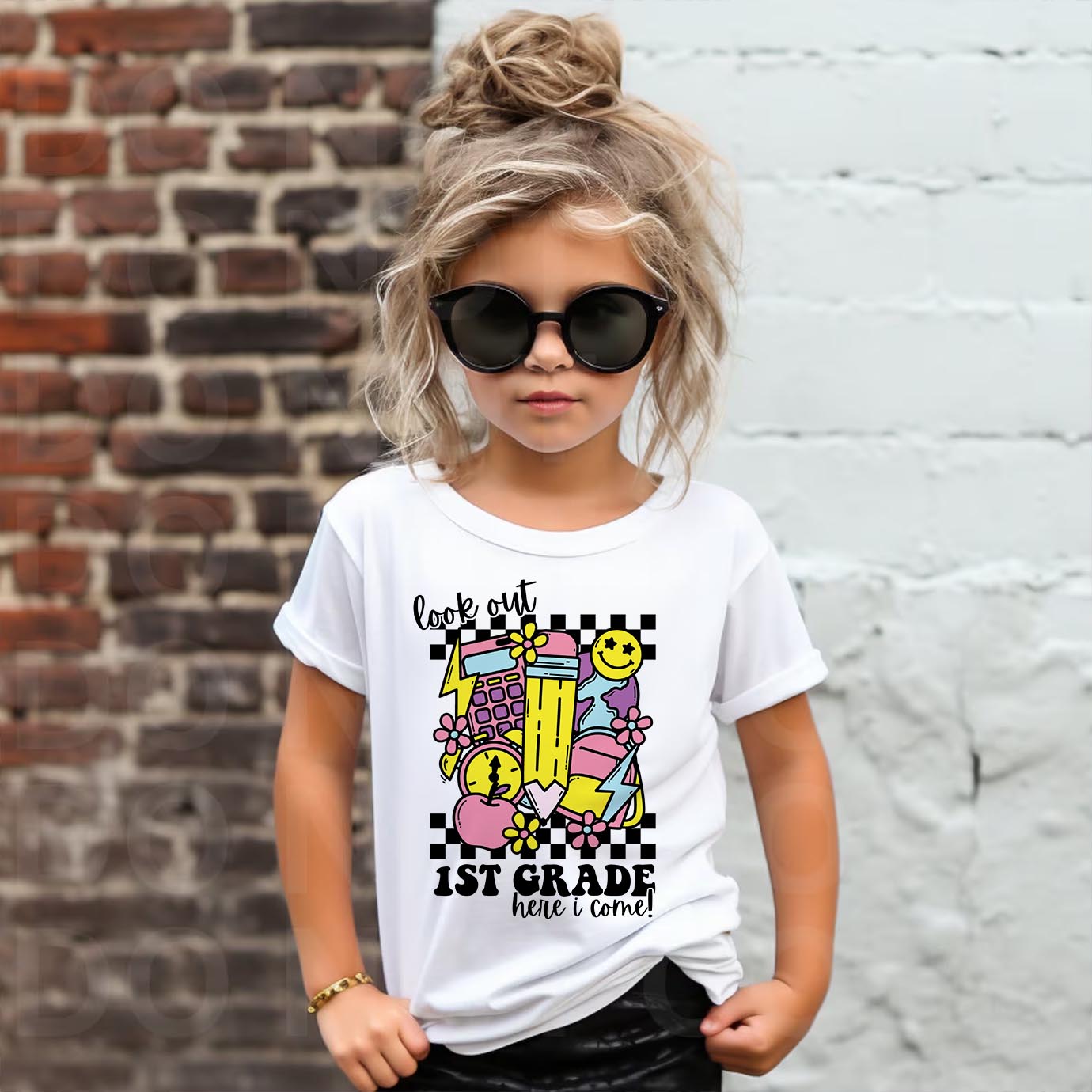 Look Out First Grade Here I Come (Girls) School Tee