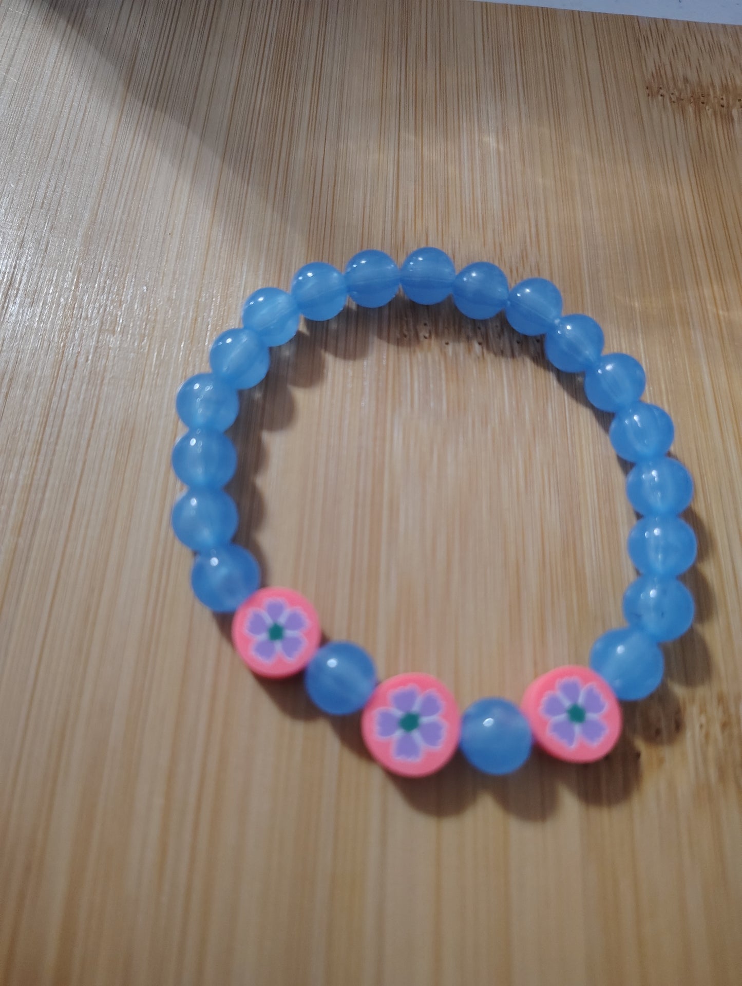 Cute Beachy Flowers Blue and Pink Beaded Bracelet